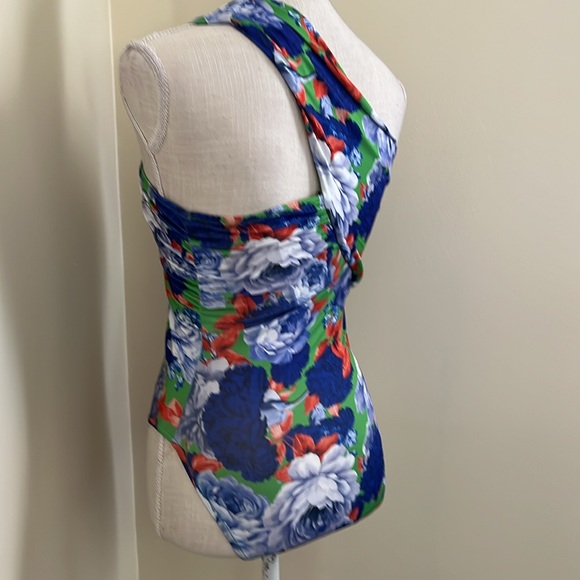 🆕 Zara One Sleeve Floral
Asymmetric Bodysuit - Picture 12 of 15